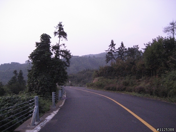 ★★★ 淩晨4點半，深山駕車返家！（有照片）