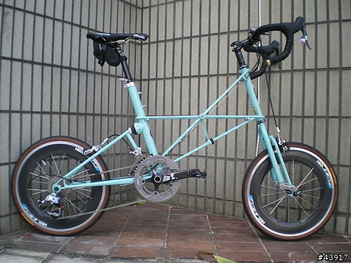 Alex Moulton Tiffany TSR RED20 之直衝20層樓頂