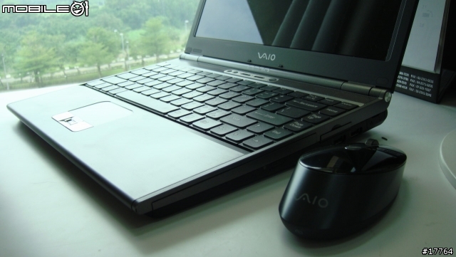 [華麗低調的分享] SONY VAIO VGP-BMS55 新鮮上市(黑與白)