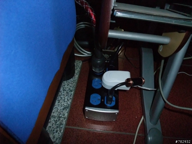 我的電源不是夢......(圖片傷眼，請小心...)