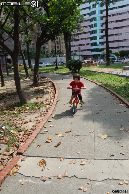 [阿咪愛分享]BMX法拉利紅12吋兒童腳踏車開箱試乘