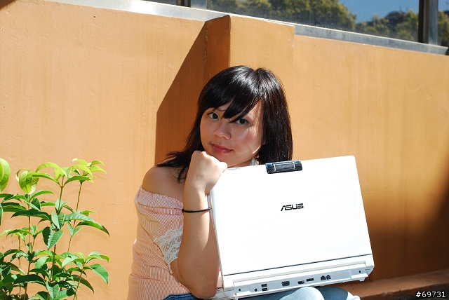 [分享]ASUS F8VR(雪皓白)