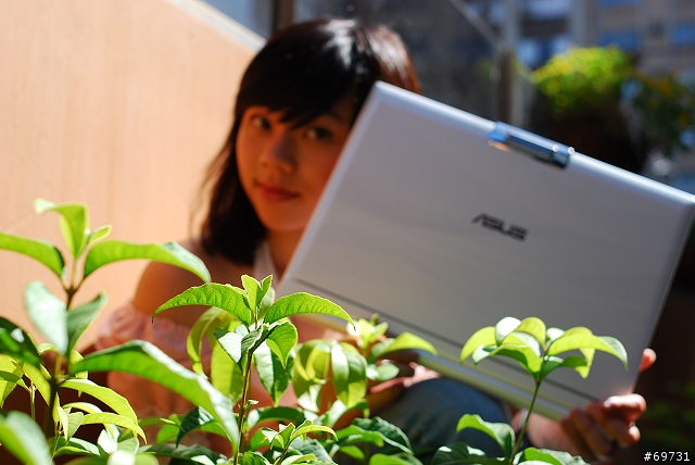 [分享]ASUS F8VR(雪皓白)