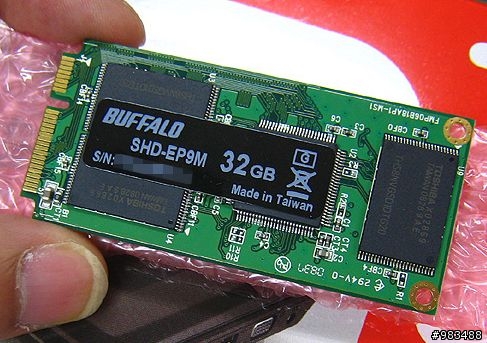 EeePC 901 專用 MLC SSD 32GB/64GB by Buffalo