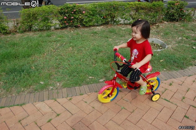 [阿咪愛分享]BMX法拉利紅12吋兒童腳踏車開箱試乘