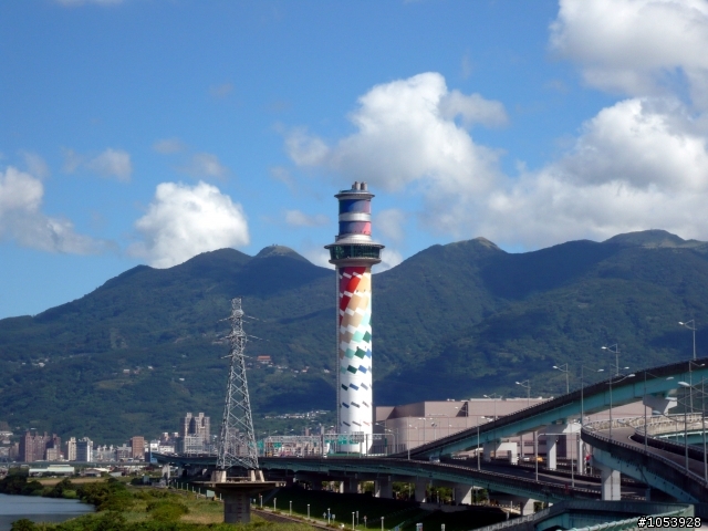 2008/09/26（五）終於登上大屯山主峰—找到助航台