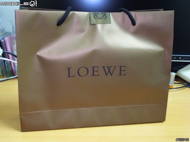 [分享] LOEWE Napa小羊皮迷你AMAZONA包+零錢包
