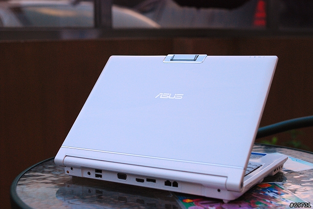 [分享]ASUS F8VR(雪皓白)