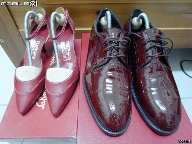 [分享]踏上紅毯的幸福.Ferragamo紅色高跟鞋