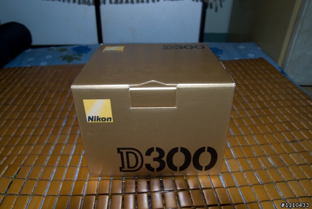 颱風天後依舊風雨無阻,前往綁架D300之粗略開箱小文(不成敬意,請看倌將就唄!)
