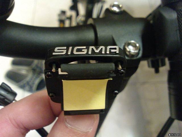 [分享]在Ventura Transport上安裝SIGMA BC1606L有線碼表+自製水壺架固定鬆緊帶