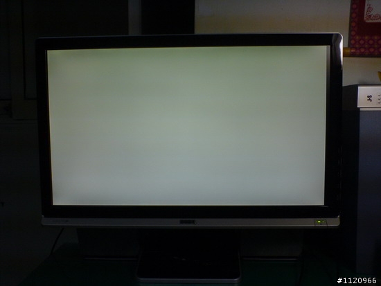 遲來又不專業的BENQ-E2200HDA開箱文