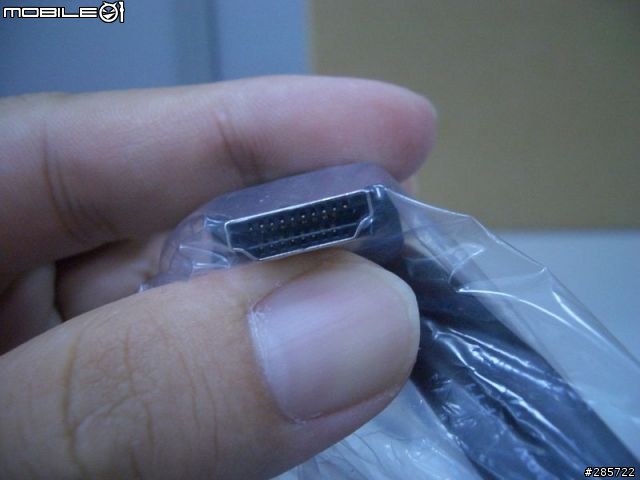 低調發個開箱照(HP-LP2475W)