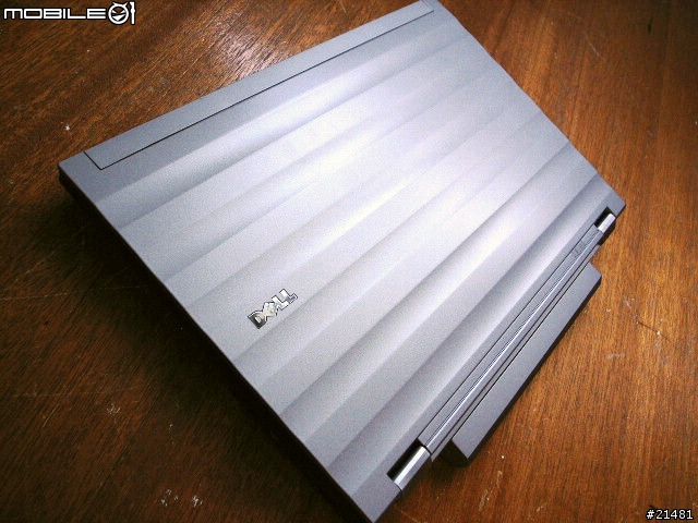 [簡略的開箱] Dell Precision M4400補上3DMARK成績