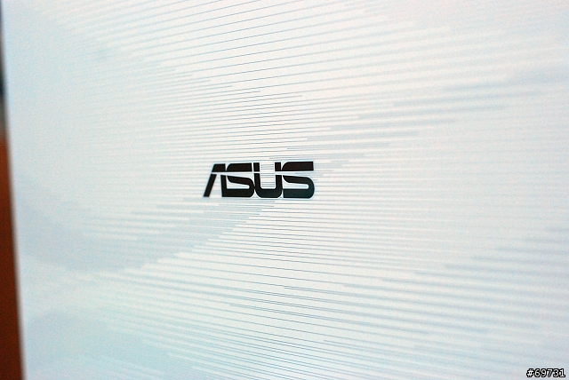 [分享]ASUS F8VR(雪皓白)