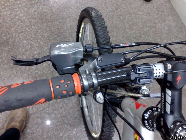[分享] 閃電 Specialized M5 & 全套XTR & OGK 安全帽 （34張圖，請耐心欣賞 ... 給點小小建議吧～）