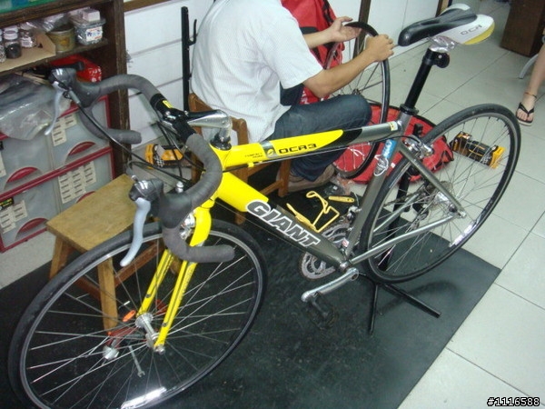 想買單車愛公路車預算不高能幫我鑑定這台嗎  謝