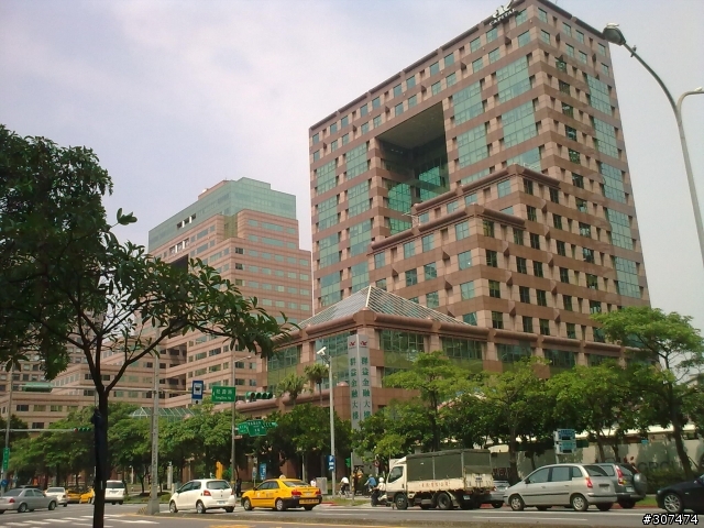 來了~美麗的專業導航機NOKIA 6210N