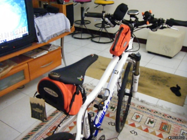 [分享]MontBell上管包和座墊袋+車內伸縮攜車架