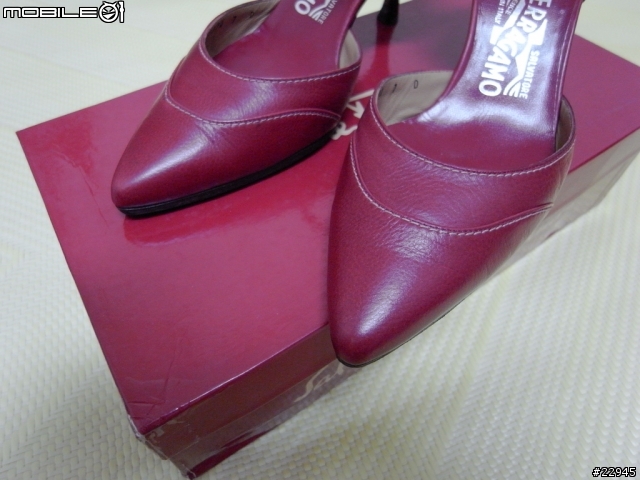 [分享]踏上紅毯的幸福.Ferragamo紅色高跟鞋
