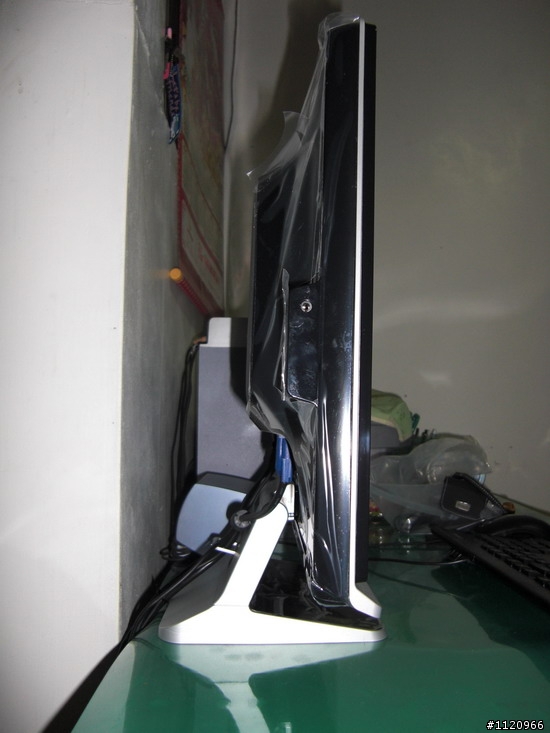 遲來又不專業的BENQ-E2200HDA開箱文