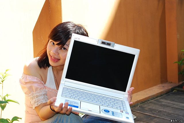 [分享]ASUS F8VR(雪皓白)