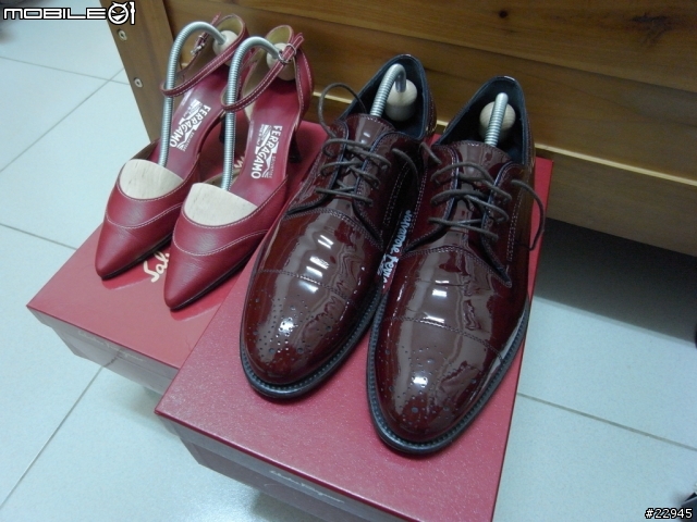 [分享]踏上紅毯的幸福.Ferragamo紅色高跟鞋