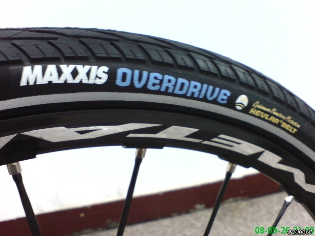 [分享] 閃電 Specialized M5 & 全套XTR & OGK 安全帽 （34張圖，請耐心欣賞 ... 給點小小建議吧～）