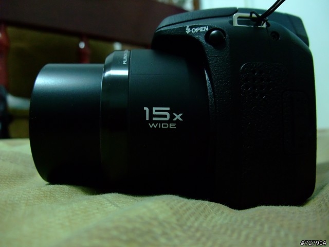 [分享]Fujifilm S2000HD簡易開箱文 (新增ISO測試照)