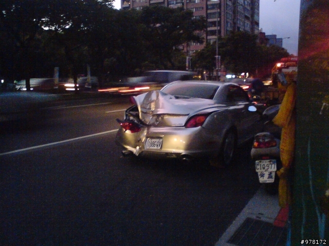SC430撞車