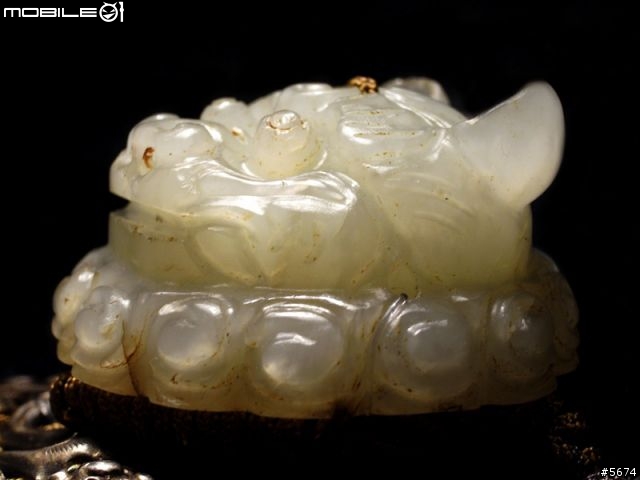 《古玩新生》創意古物飾品 No.5 清代和闐白玉祥獅獻瑞頸飾