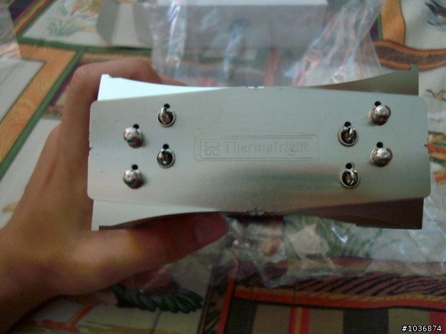 [開箱文]Thermalright Ultra-120A簡易小開箱(補三張圖)