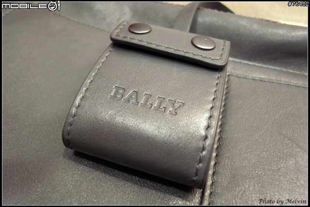 【分享】Bally Man Messegner Bag - 我的生日禮物開箱文