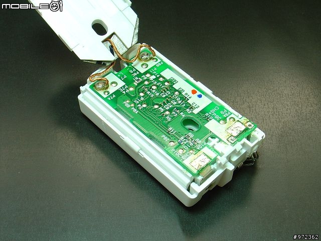 [開箱文]Sanyo三洋 eneloop wii 控制器無接點充電組 N-WR01S---深入"剖"析  *補電池拆解照片