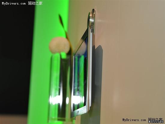 轉貼: 剪斷最後一根電纜 索尼展示無線OLED電視