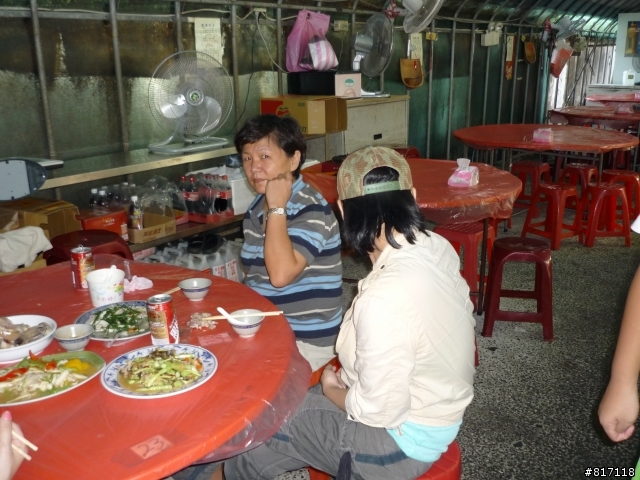 [求助]大狗咬小狗，飼主避不見面