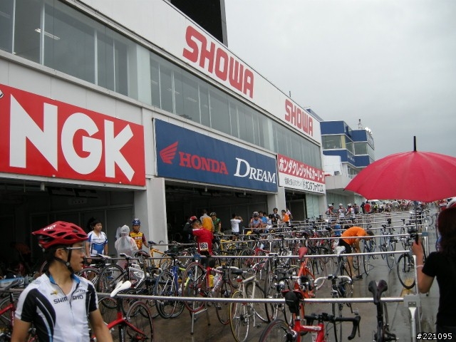 (圖多小心!!!) 島野公路車賽 in 鈴鹿賽道 2008/08/30-31