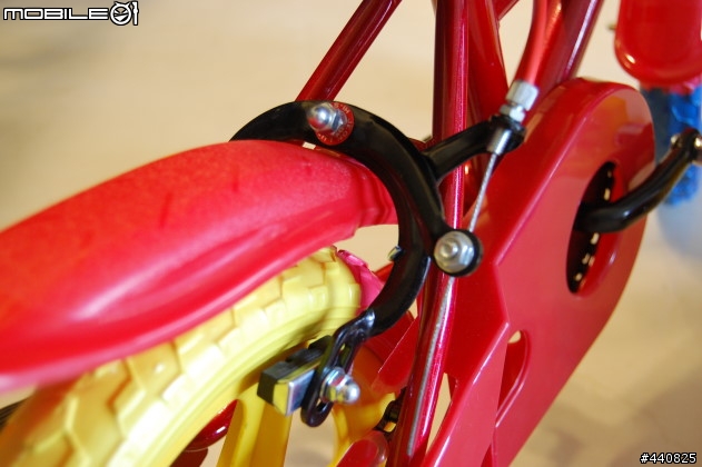 [阿咪愛分享]BMX法拉利紅12吋兒童腳踏車開箱試乘