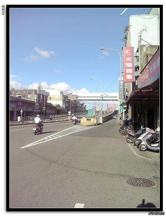 發現一條路~這條路~不是偉大的航道~而是...通往光復橋的安全道路...