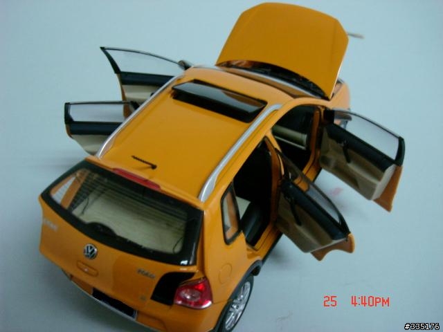 半年前在上海購買的POLO,今天終於收到送的1/18POLO車模,開箱囉~~