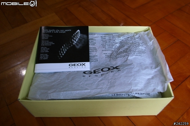 [分享] 透氣的 GEOX 休閒鞋