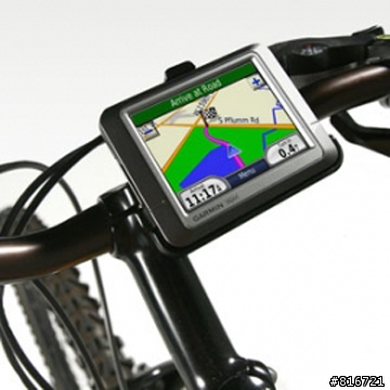 GARMIN 2xx系列 自行車固定座能夠鎖在重機上嗎?