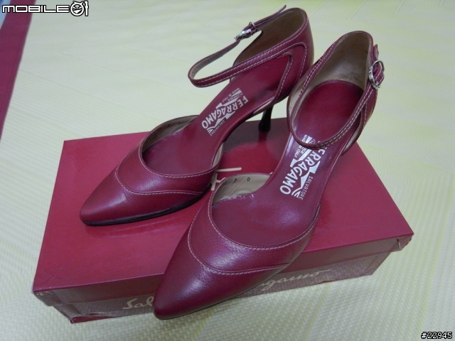 [分享]踏上紅毯的幸福.Ferragamo紅色高跟鞋