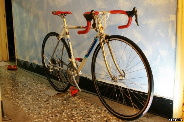 閃到旁邊角落的去 Tommasini Tecno 新入手定裝照