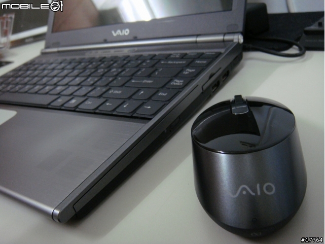 [華麗低調的分享] SONY VAIO VGP-BMS55 新鮮上市(黑與白)