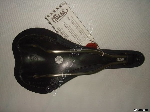 請問有誰用過這款Selle Italia SLR XC 釩合金弓碳纖底義大利製真皮坐墊  登山車適合嗎? 或是您有比較好的建議.