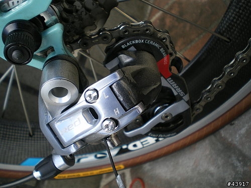 Alex Moulton Tiffany TSR RED20 之直衝20層樓頂