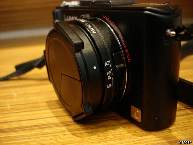 [Panasonic DMC-LX3] 克服原廠鏡頭蓋的不便