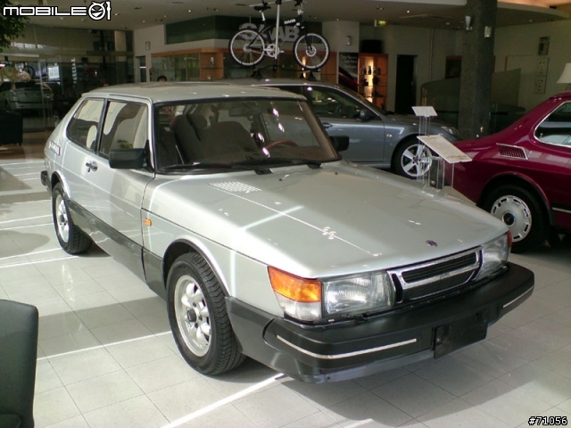 SAAB古董車展(補圖),因為颱風所以多展一個星期!謝謝01的族友熱情參予!