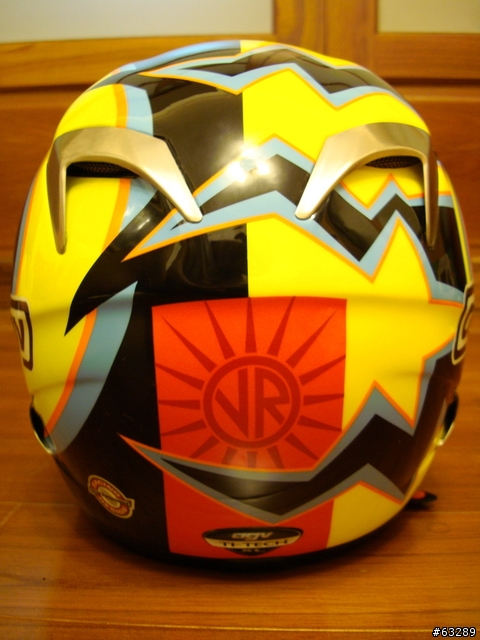 [開箱]Valentino Rossi AGV TI-TECH VR46 冠軍的榮耀